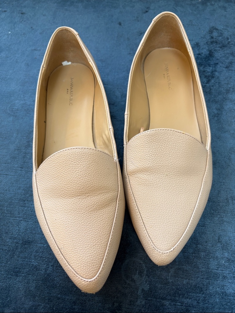Banana Republic Women's Pointed Leather Flats in Beige
